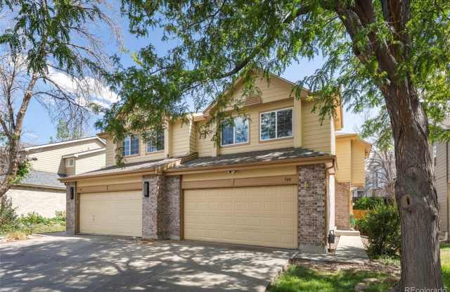 3 Bed Townhome with Large Backyard photos photos
