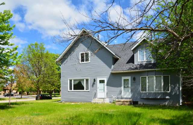 Beautiful 2-Bed 1-Bath Home Available Now in Monticello! photos photos