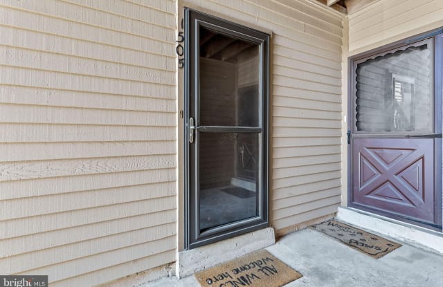 1505 WOODHOLLOW DRIVE - 1505 Woodhollow Drive, Marlton, NJ 08053