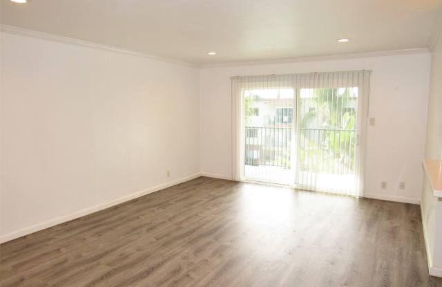 Spacious and Extensively Upgraded 1 Bedroom 1 Bath Condo in Fullerton Gallery 3