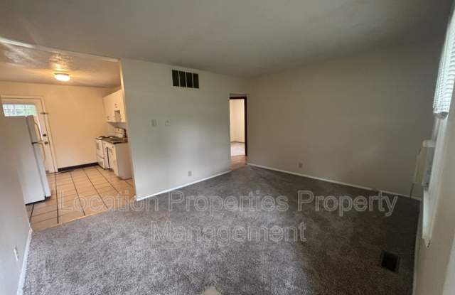 806 West 25th Street - A Gallery 4