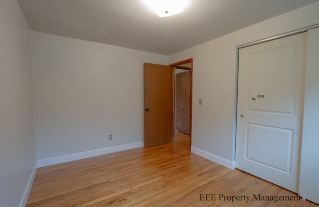 Bellevue Home in Phanton lake Area Gallery 4