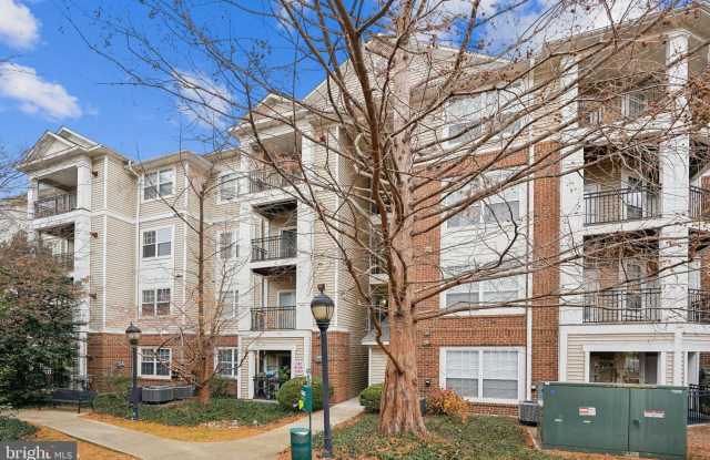 12921 CENTRE PARK Circle unit: 303 - 12921 Centre Park Circle, McNair, VA 20171