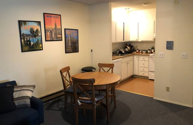 Fairlane Apartments (5520) Gallery 3
