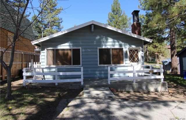 594 Lakewood Lane Gallery 1