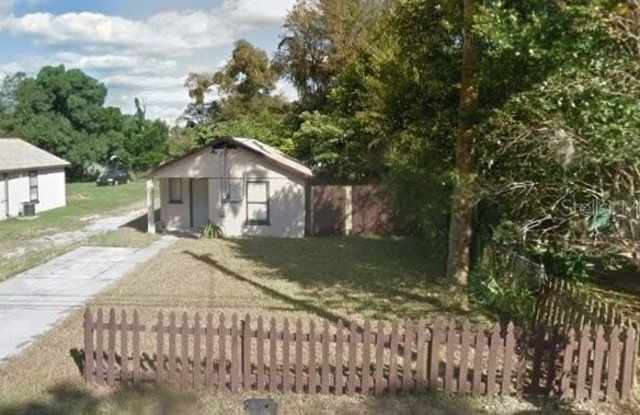 1211 S DELAWARE AVENUE - 1211 South Delaware Avenue, DeLand Southwest, FL 32720 1211 S DELAWARE AVENUE - 1211 South Delaware Avenue, DeLand Southwest, FL 32720