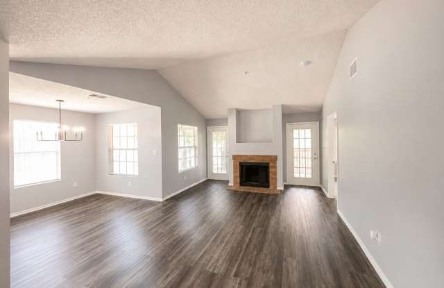 2 Bed / 2 Bath Condo in Gated Community. In Altamonte Springs, Available Now! Gallery 3