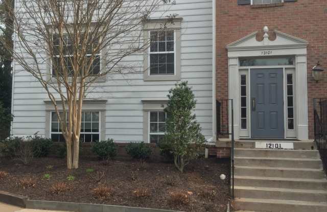12101 GREENWOOD COURT - 12101 Greenwood Court, Fair Oaks, VA 22033