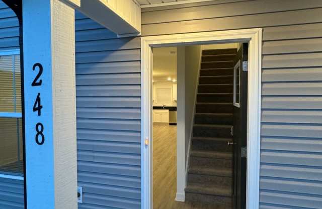 New Construction! 3 bed 2.5 bath townhome Gallery 3