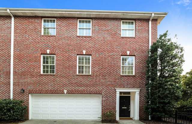 3 bd/ 3.5 ba Home with Garage in Downtown Wilmington photos photos