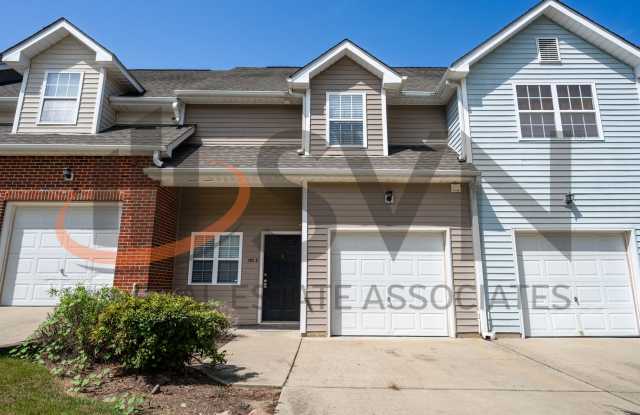 Spacious 3BR, 2.5BA Townhome in Chapel Hill Gallery 1