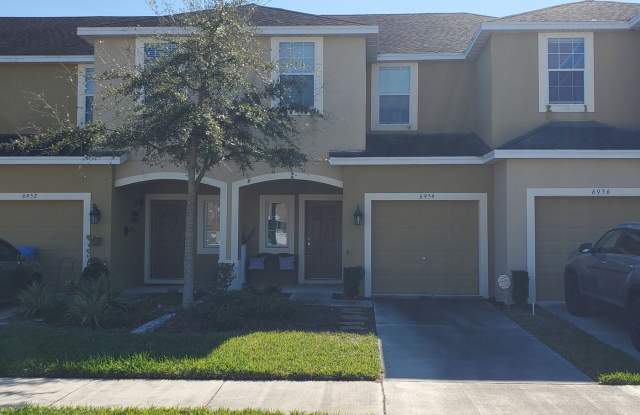 Gorgeous 3-Bedroom, 2.5-Bathroom Home in Riverview photos photos