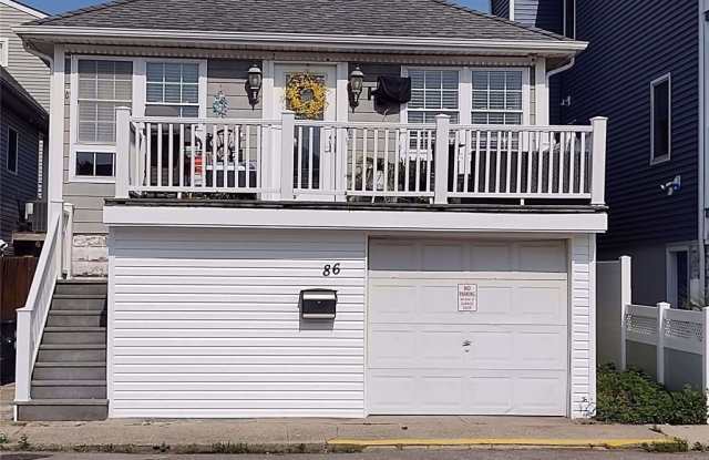 86 Minnesota Avenue unit: Lower photos photos