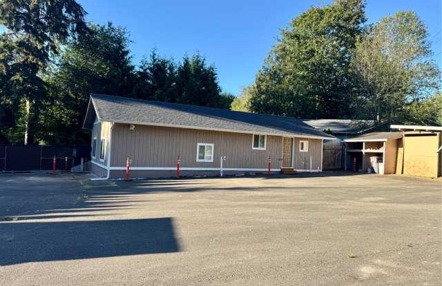 Plenty of Parking!!! - 18701 Snohomish Avenue, Clearview, WA 98296