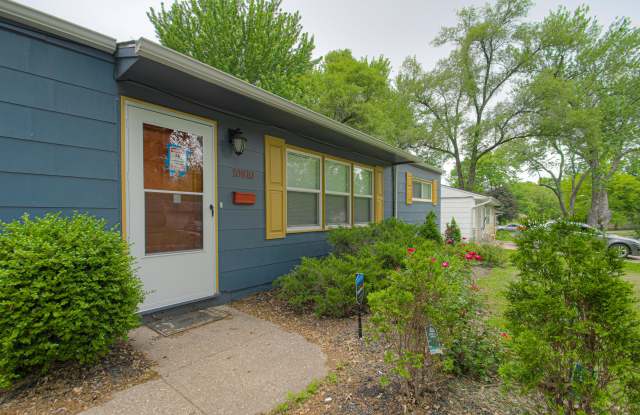 10810 Ewing Avenue Gallery 2