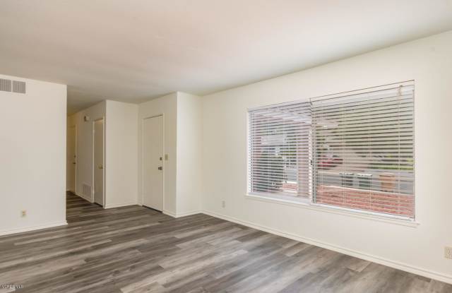 811 Maplewood Court Gallery 3