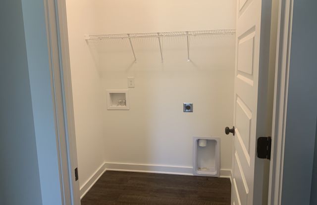 150 White Oak Circle Gallery 2