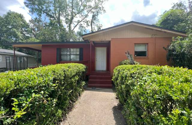 1219 Hernando Drive Gallery 3