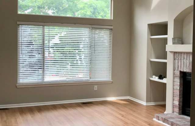 719 Redwood Ct Gallery 3