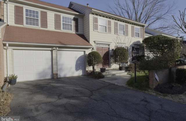 10277 GAINSBOROUGH Road photos photos