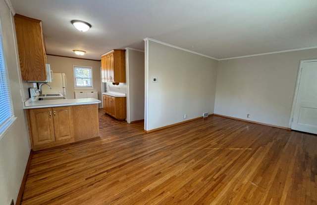 Spacious 3 Bed House in North Fargo! Gallery 3
