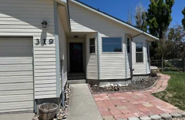 3 bedroom home with a view in Spring Creek photos photos