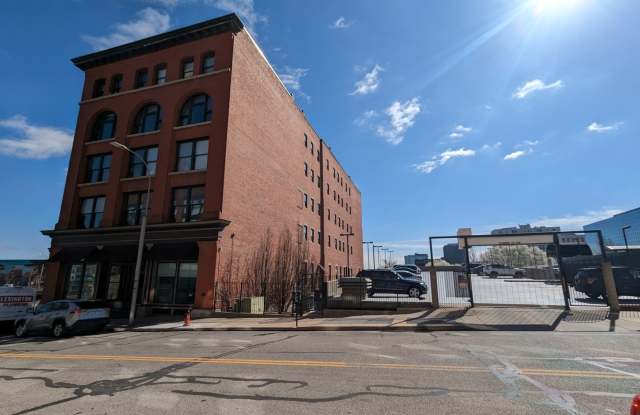 609 Central Street - 609 Central Street, Kansas City, MO 64105