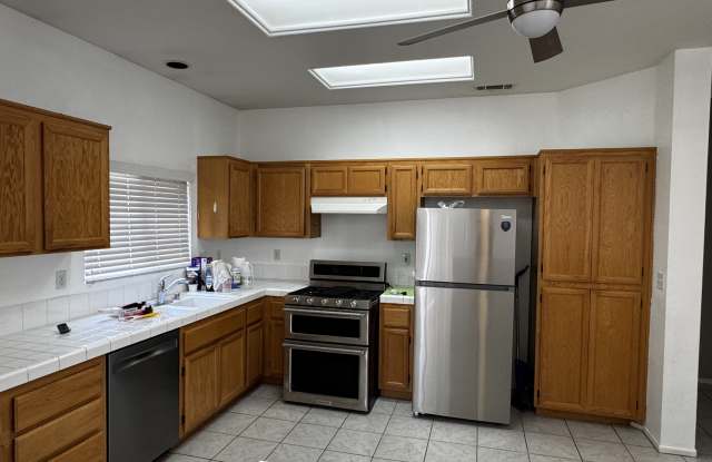 14724 Rockrose Street Gallery 2