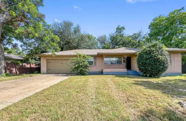 3309 Lockmoor Ln - 3309 Lockmoor Lane, Dallas, TX 75220