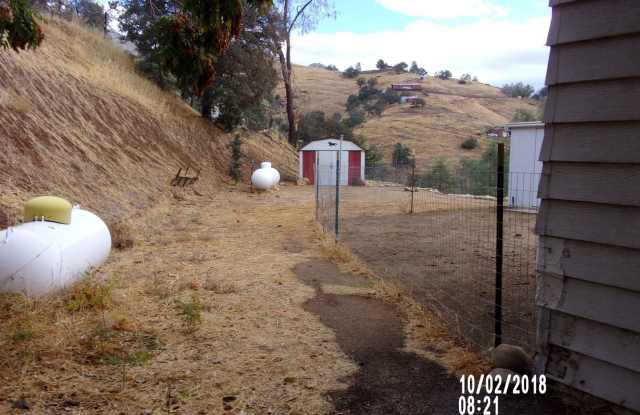 130 Countrywood Dr - 130 Country Wood Drive, Wofford Heights, CA 93285