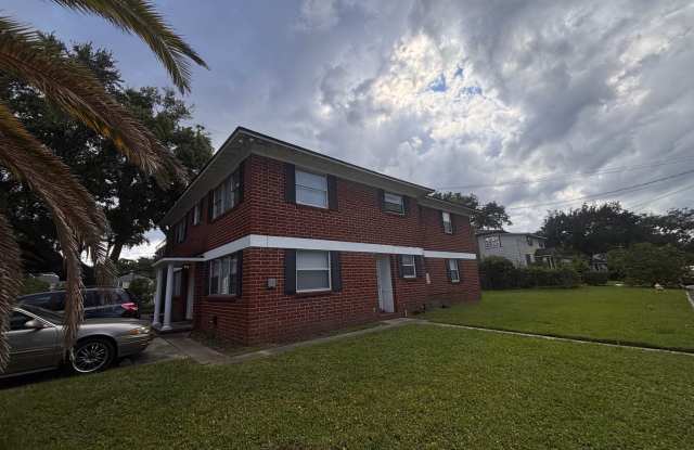 Charming 1-Bedroom Near Riverside & Downtown! Lawn & Pest Included! Private Owner! Gallery 3