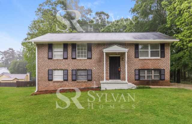 683 Roxbury Drive - 683 Roxbury Drive, Riverdale, GA 30274
