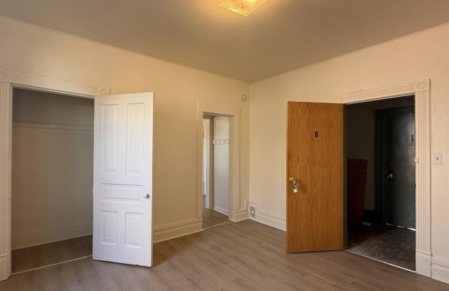714 Ellis Avenue South - D Gallery 2