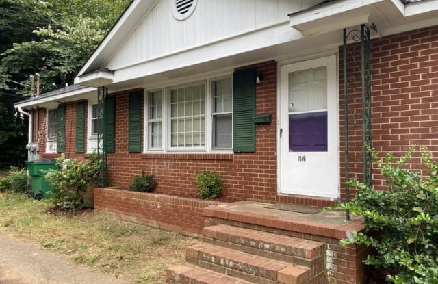 1516 Woodhill Ln  Charlotte - 1516 Woodhill Ln, Charlotte, NC 28205