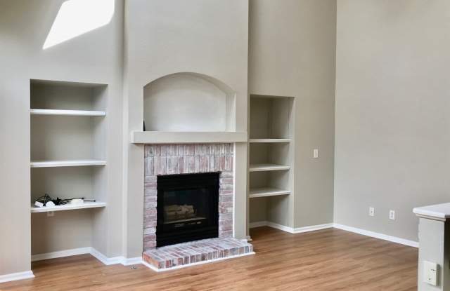 719 Redwood Ct Gallery 2