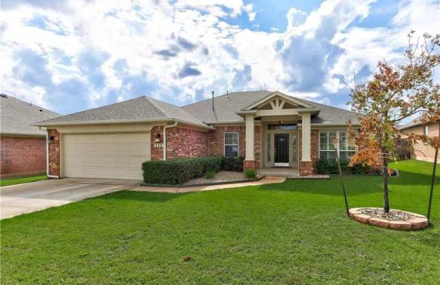 713 Heather Wood Drive - 713 Heather Wood Drive, Moore, OK 73160