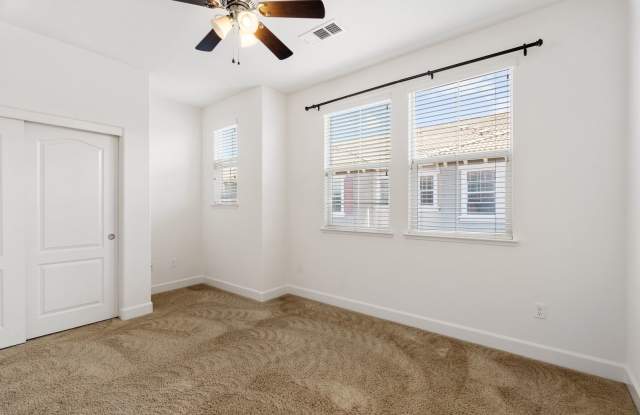 ELEGANTLY APPOINTED TOWNHOME IN TOSCANA PRIVATE & SECURE | NEAR GREENBELT! photos photos
