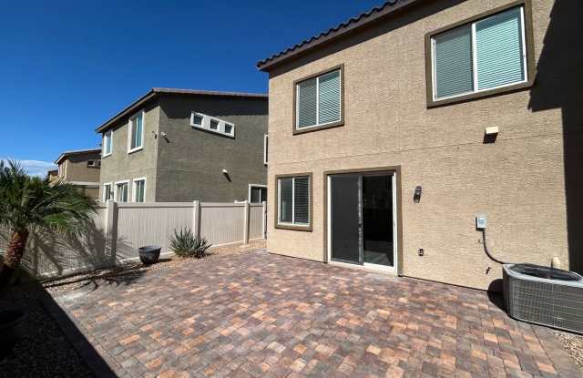 STUNNING 3 BEDROOM 3 FULL BATHROOM TOWNHOUSE IN GATED HOA COMMUNITY! Gallery 4