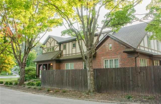 1300 N Morningside Drive NE Gallery 3