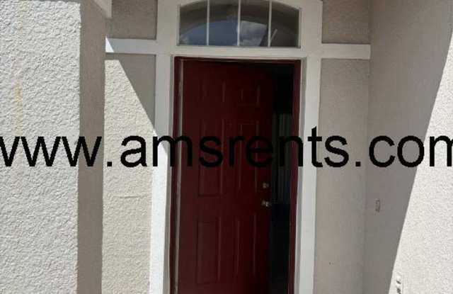 Spacious 3-bedroom 2.5 bath in Lakeside Gallery 3