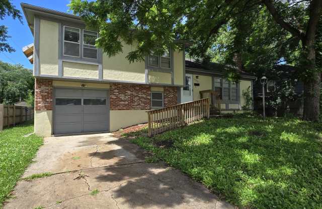 13326 Donnelly Ave photos photos