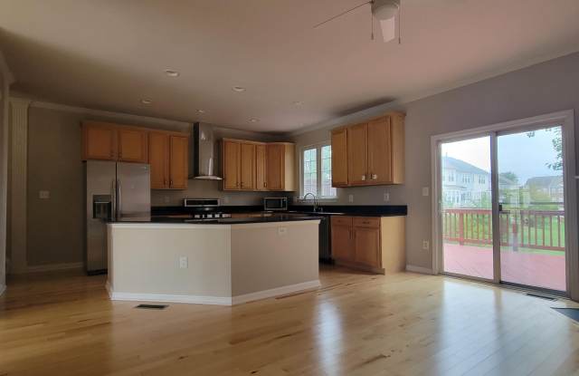 22440 MAISON CARREE SQUARE Gallery 3