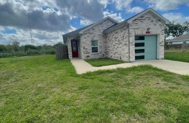 4517 Spencer-House Gallery 1