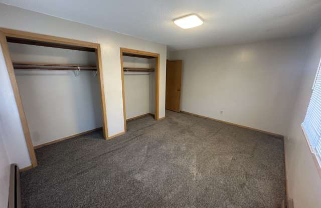 905 North Main Street - 2 photos photos