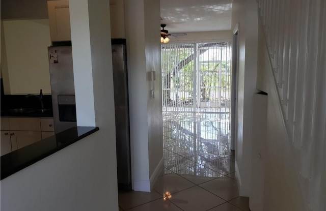 5586 NW 90th Ter Gallery 4