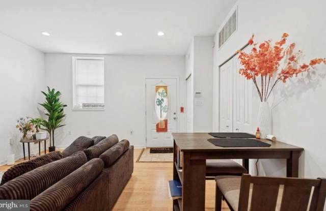 6212 RIDGE AVENUE Gallery 4