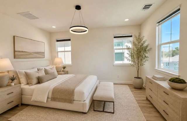 Beautifully Upgraded Single-Family Home for Rent Gallery 3