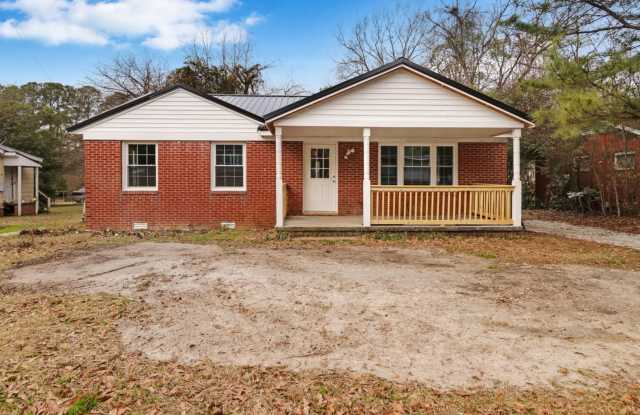 *RENOVATED  MOVE-IN READY* 3 BR, 2 BA in Goldsboro photos photos
