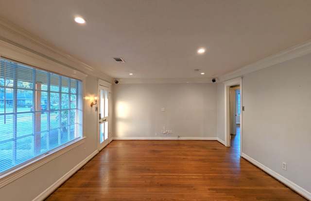 4803 Saxon St. Gallery 4
