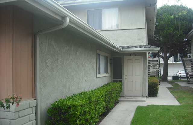 MODERN UPDATED TOWNHOUSE photos photos